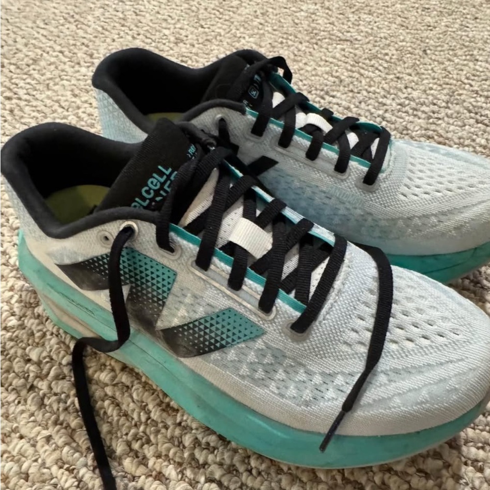 Size 8 New Balance Women's FuelCell SuperComp Trainer v3